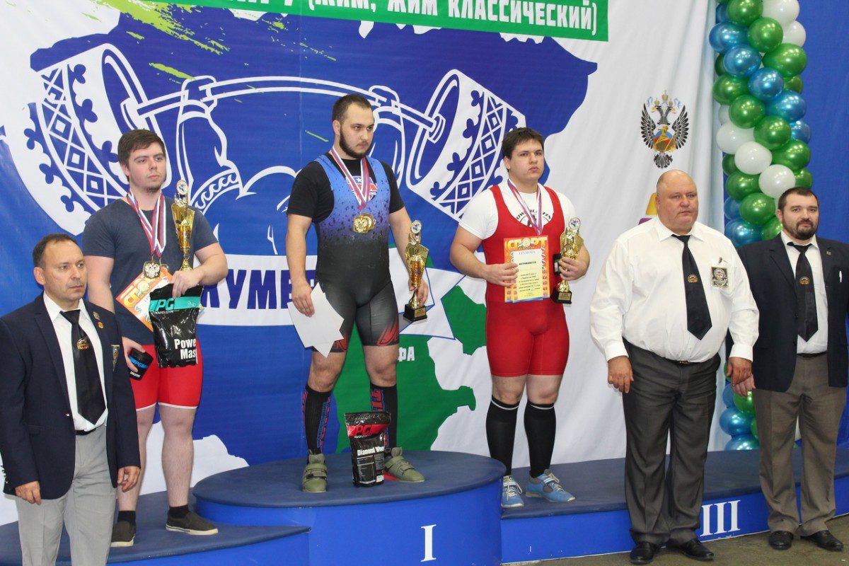 Оренбургские спортсмены привезли награды с чемпионата ПФО по пауэрлифтингу