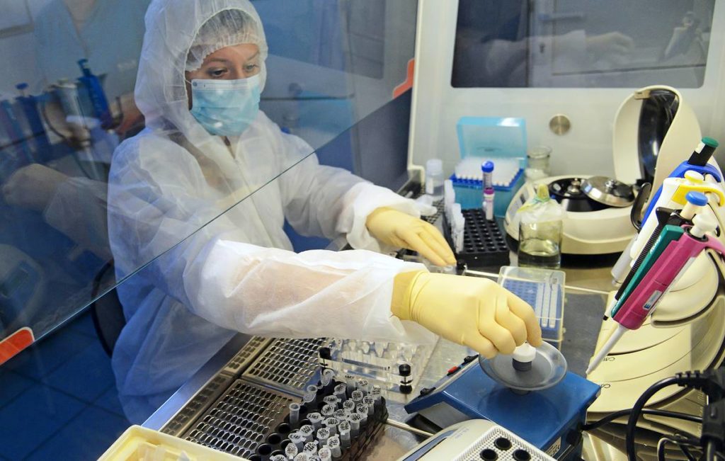 В Оренбургской области за сутки выявлено 617 случаев COVID-19