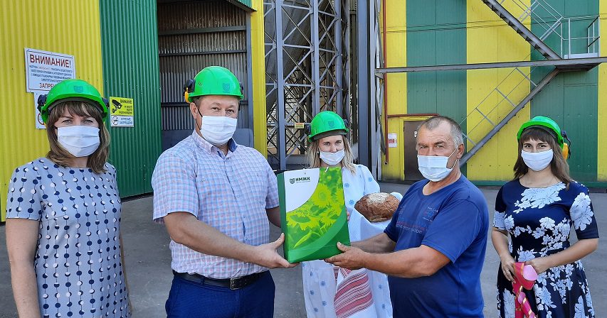 Первый подсолнечник нового урожая принял элеватор в Сорочинске