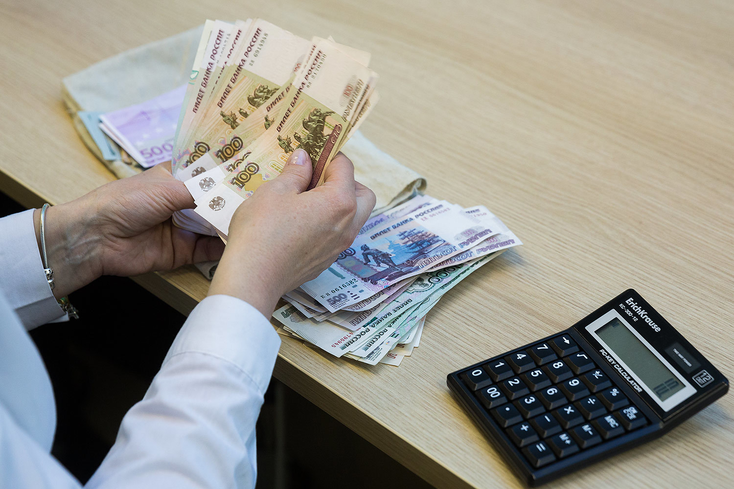 Директор орского предприятия пытался избежать выплаты долгов