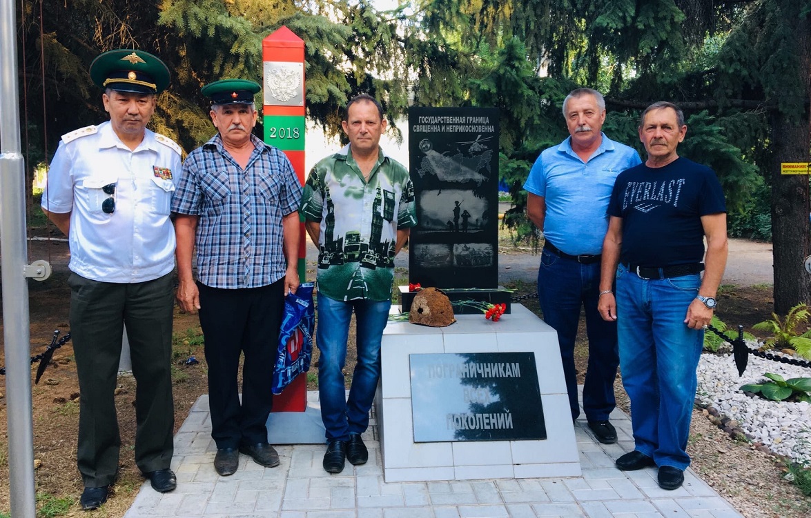 Бугурусланцы, служившие в погранвойсках, отметили День рождения зеленой фуражки