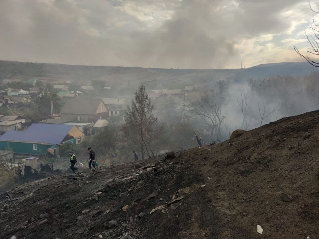 Пожар под Медногорском полностью ликвидировали в воскресенье утром