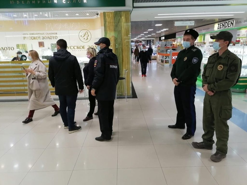 В Оренбурге провели рейд по контролю соблюдения масочного режима в ТЦ «Север»