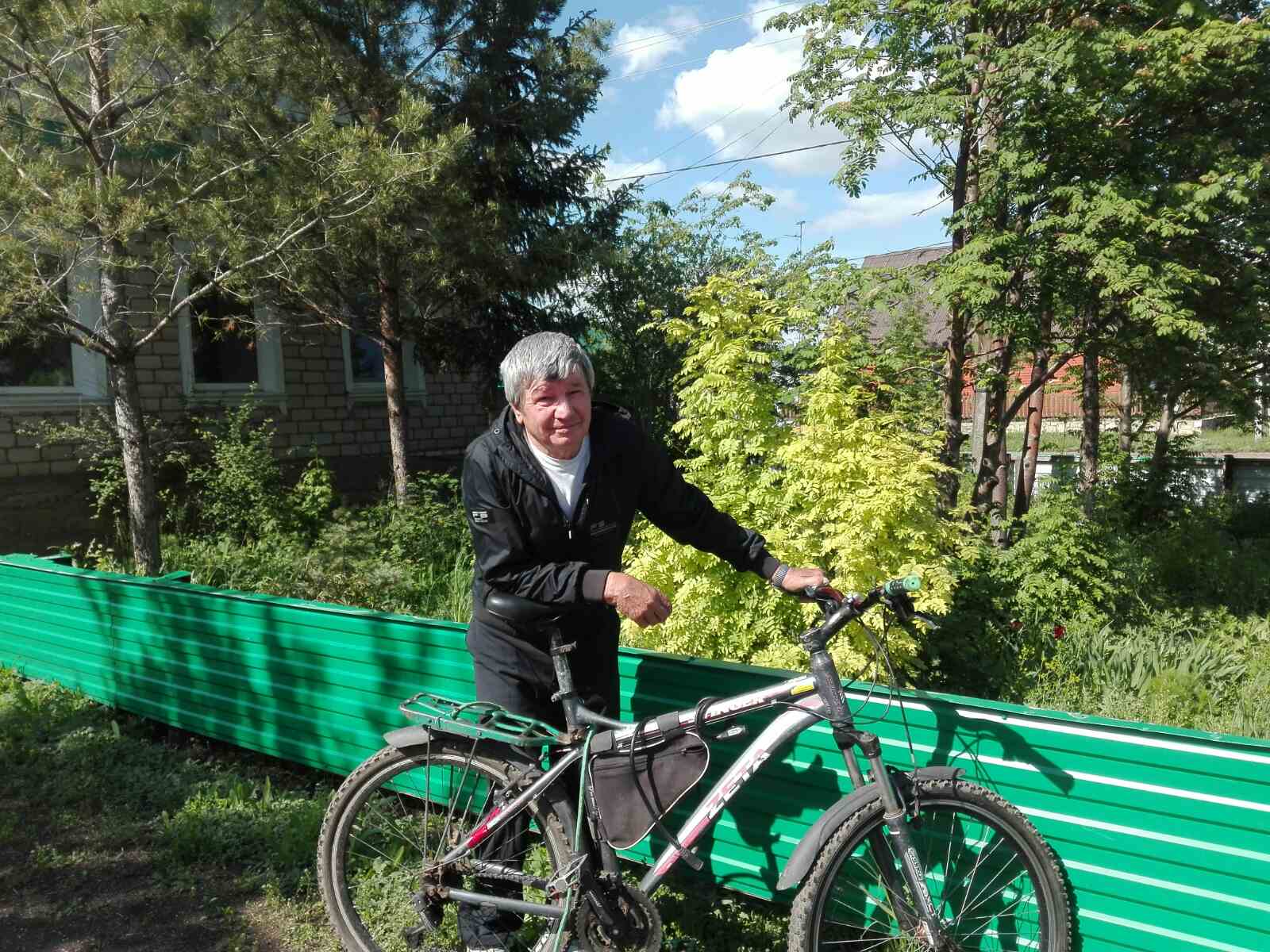 67-летний оренбуржец отправился в Нарьян-Мар на велосипеде