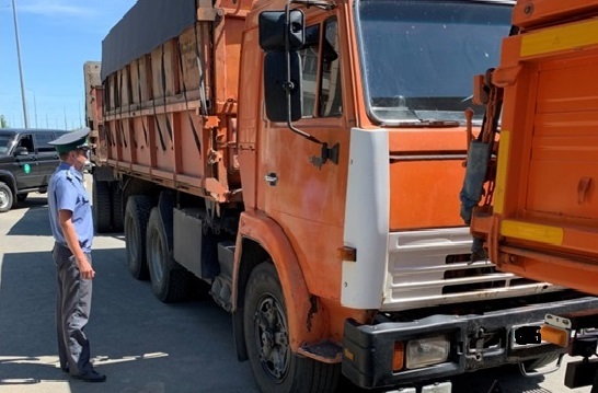 В Оренбургской области пресекли незаконный вывоз в Казахстан 140 тонн подсолнечника