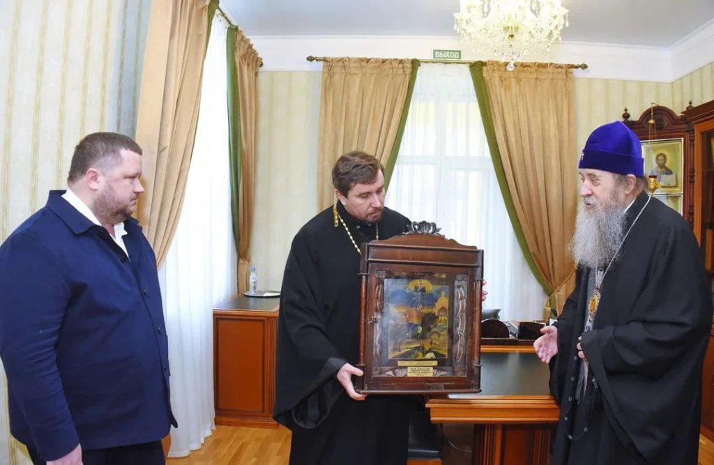 В Никольский собор Оренбурга передали редкую икону Димитрия Солунского