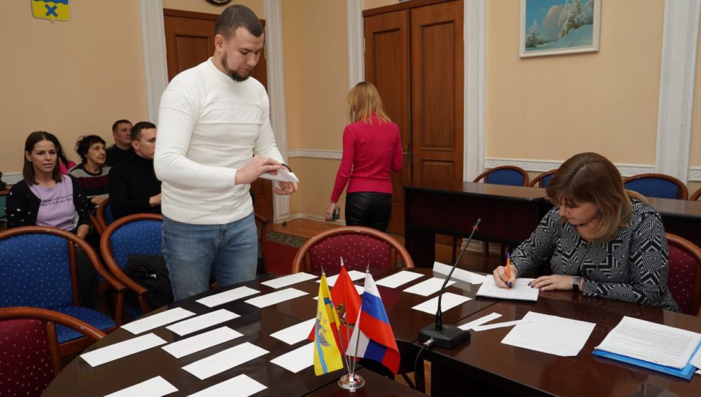 В Оренбурге распределили квартиры между детьми-сиротами