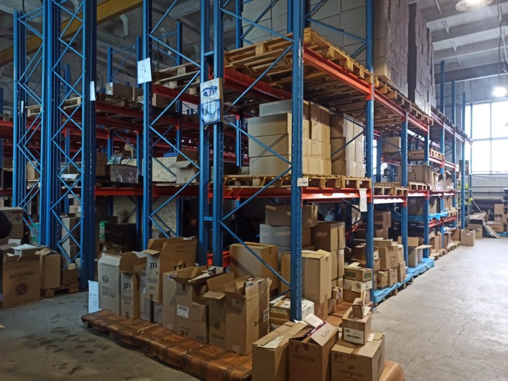 В Оренбуржье изъяли 100 тысяч пачек нелегальных сигарет и более тысячи литров суррогата
