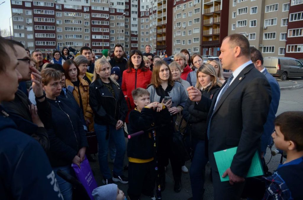 Глава Оренбурга и городской прокурор встретились с жителями ЖК «Победа»