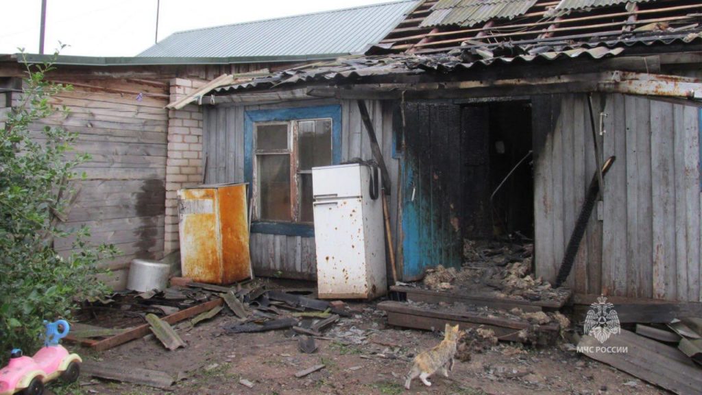В Октябрьском районе благодаря пожарному извещателю спаслась многодетная семья