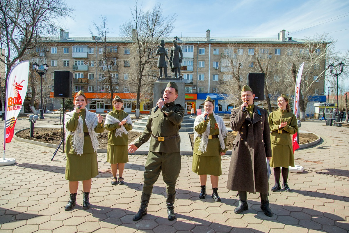 Оренбургские артисты организовали акцию &laquo;Музыкальный паёк&raquo;